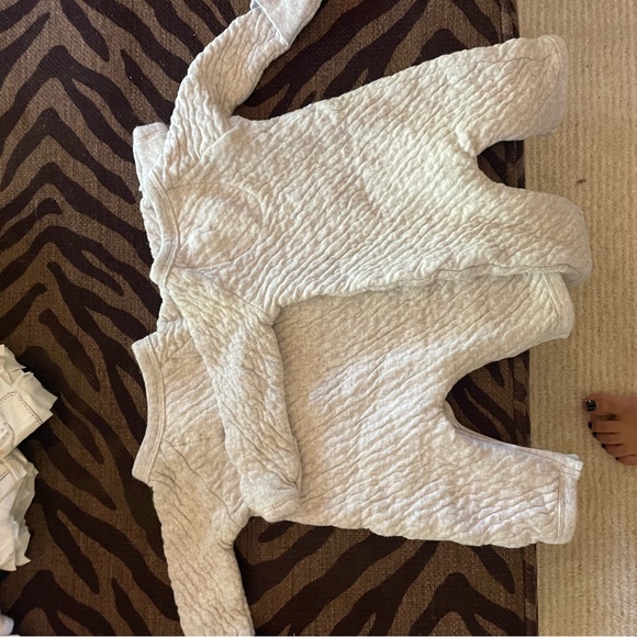 Baby onesie - Picture 3 of 3